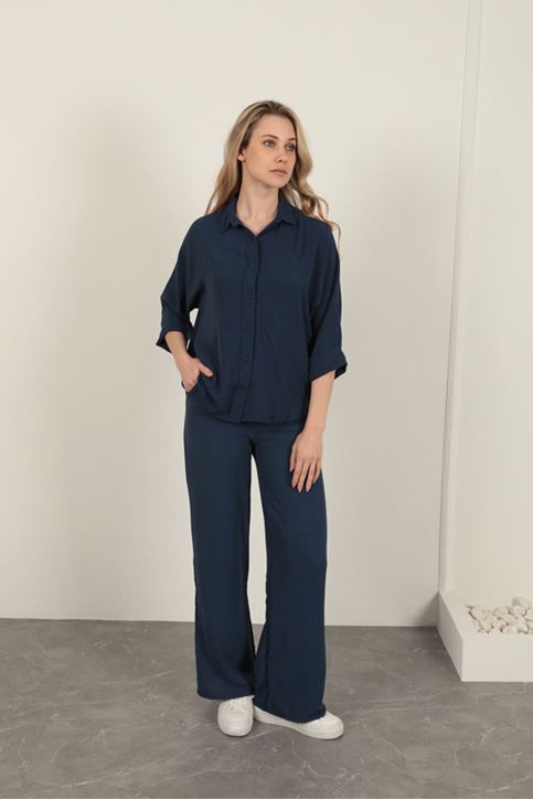 قميص نسائي بأزرار - أزرق داكن