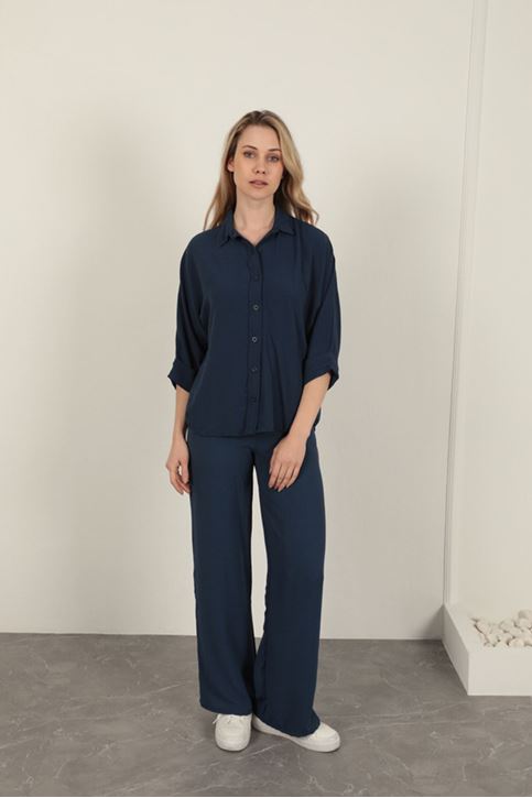 قميص نسائي بأزرار - أزرق داكن