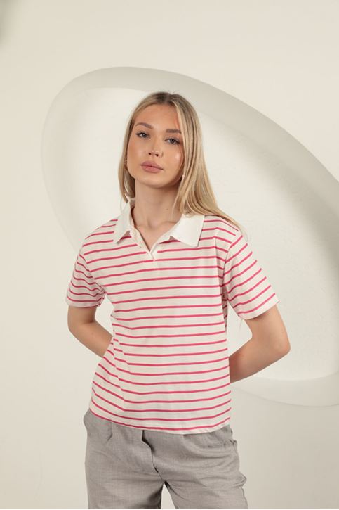  Женская футболка в полоску - фуксия