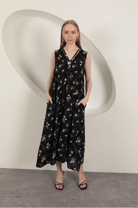 Viskon Kumaş Çiçek Desenli Elbise-Siyah