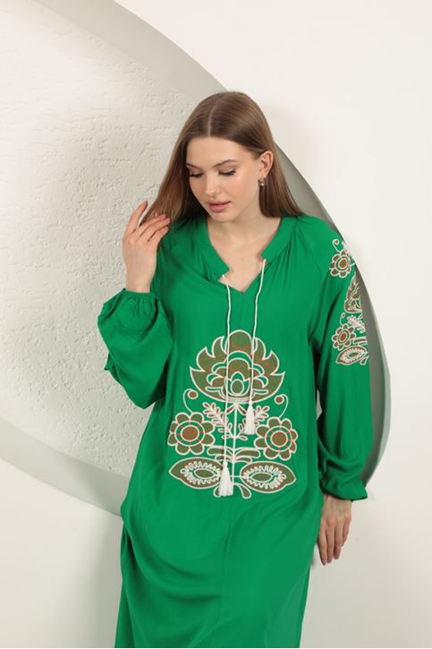 Viskon Kumaş Nakışlı Elbise-Yeşil