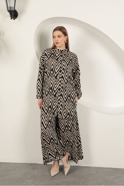 بدلة نسائية مخططة من قماش الفيسكوز - بيج