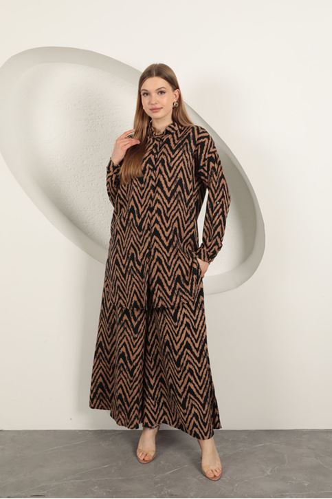 بدلة نسائية مخططة من قماش الفيسكوز - لون بني