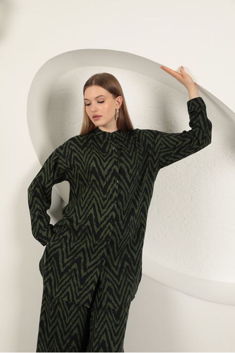 بدلة نسائية مخططة من قماش الفيسكوز - كاكي