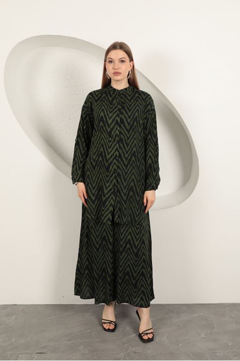 بدلة نسائية مخططة من قماش الفيسكوز - كاكي