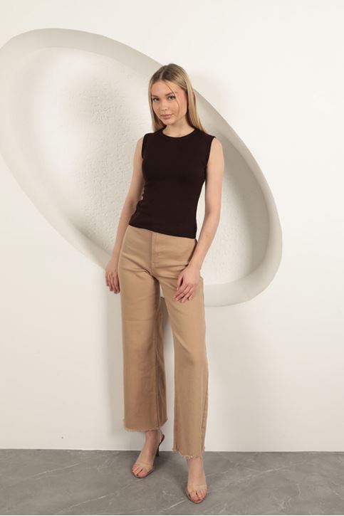 بلوزة أساسية من قماش الفراولة والفيسكوز - بني