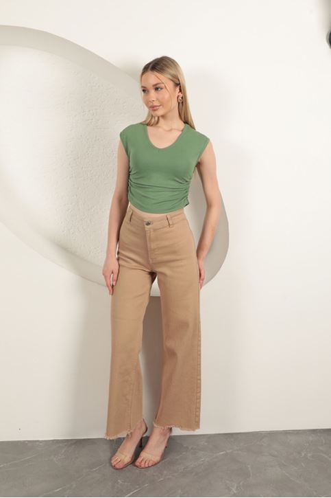 بلوزة فيسكوز منقوشة على شكل فراولة جانبية - كاكي