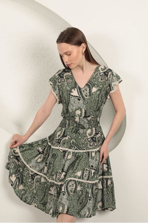 فستان فيسكوز مزخرف بنقشة زهور - أخضر