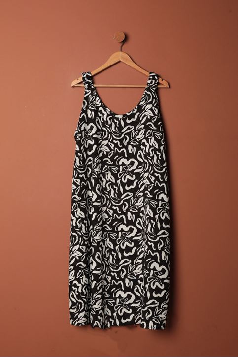 Viscose Fabric Leaf Patterned Dress-Black