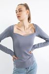 Çelik Örme Kumaş Uzun Kol Kalp Yaka Asimetrik Detaylı Kadın Bluz-Gri